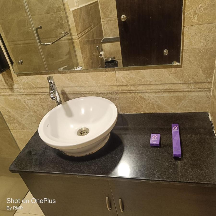 Astra Hotels & Suites Whitefield Near To Nallurahalli Metro Station And Ktpo Bangalore Extérieur photo