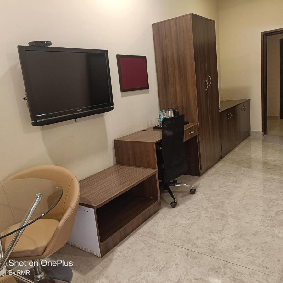 Astra Hotels & Suites Whitefield Near To Nallurahalli Metro Station And Ktpo Bangalore Extérieur photo