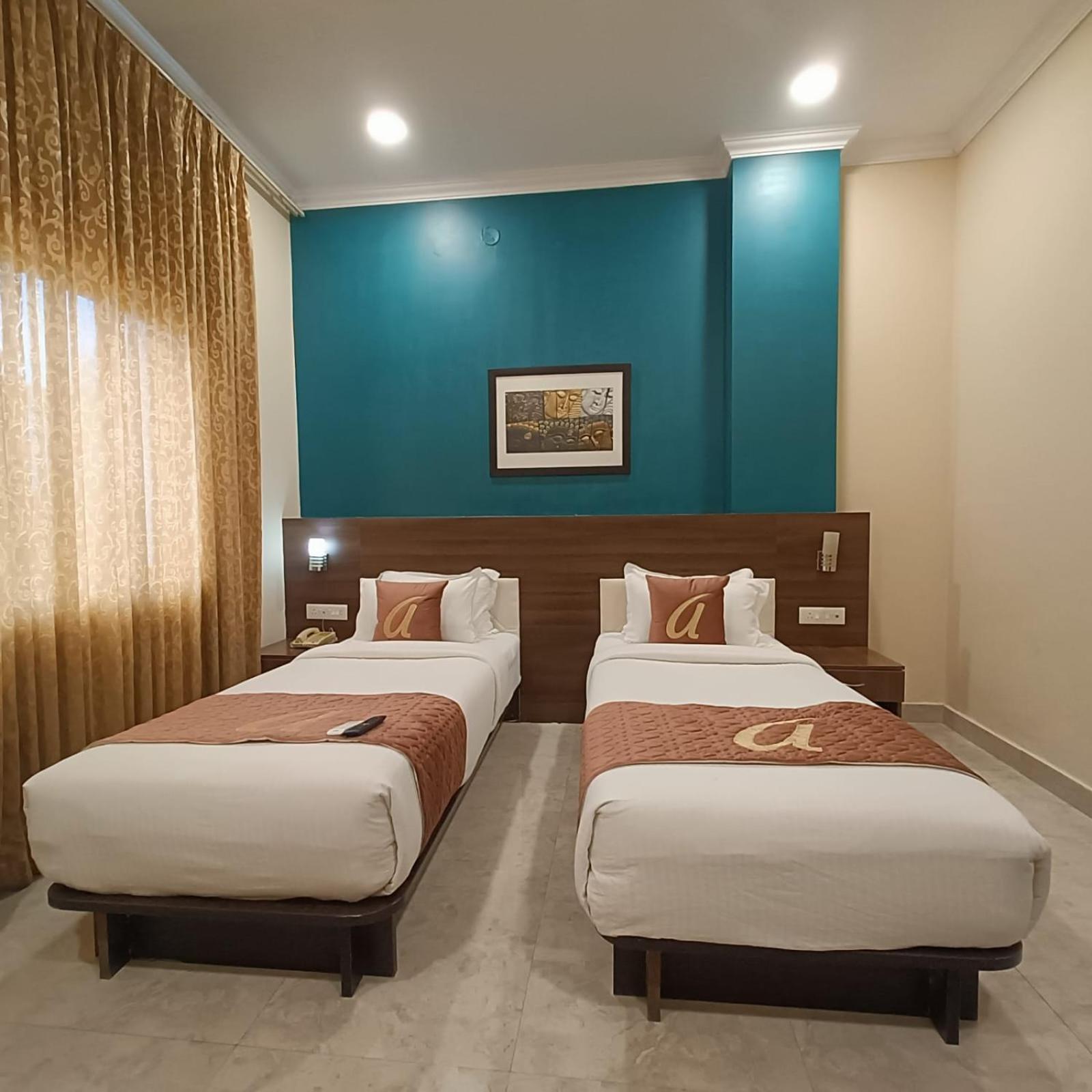 Astra Hotels & Suites Whitefield Near To Nallurahalli Metro Station And Ktpo Bangalore Extérieur photo